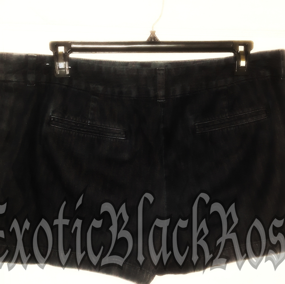 Shorts 16